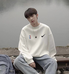 Толстовка Nike (4 фото из 5)