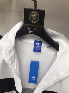 Adidas kampsun (3 foto / 3)