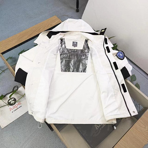 New Balance куртка (4 фото из 7)