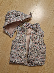Жилетка H&M 92 (3 фото из 4)