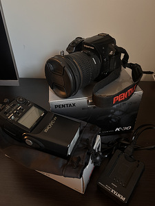 Pentax K-30 kaamera + välk (1 foto / 3)