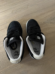 Nike & Bearbrick sneakers (2 foto / 7)
