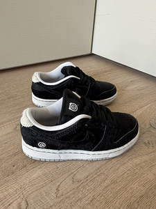 Nike & Bearbrick sneakers (7 foto / 7)