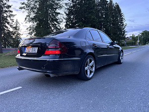 Mercedes-Benz e320 (2 foto / 6)