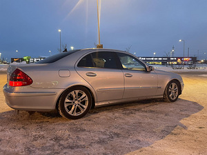 Mercedes w211 e 320 (4 foto / 12)