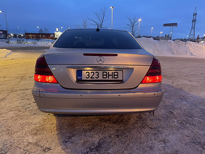 Mercedes w211 e 320 (6 foto / 12)