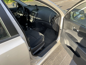 Hyundai i30 1.4 2011a (13 foto / 15)