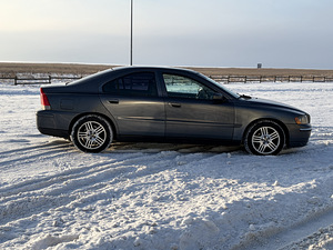 Volvo s60 2.4 d5 136kw (8 foto / 11)