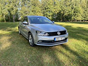 2016 Volkswagen Jetta (2 foto / 12)