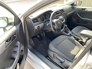 2016 Volkswagen Jetta (5 foto / 12)