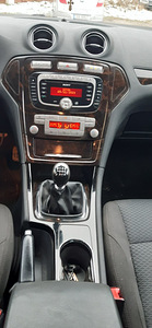 Ford Mondeo (5 фото из 6)