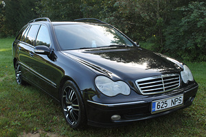 Mercedes Benz C220 2004a (7 foto / 10)