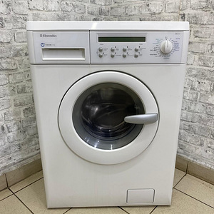 Kitsas pesumasin Electrolux ews1050 (1 foto / 2)