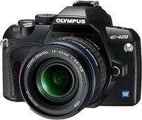 Peegelkaamera Olympus E-420, objektiiv 14-42mm, laadija