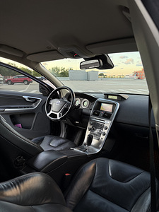 Volvo XC60 2.4 (10 фото из 15)