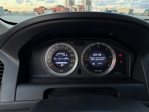 Volvo XC60 2.4 (11 фото из 15)