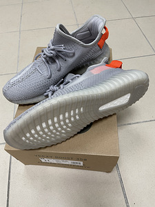 Adidas Yeezy boost 350v2 (new) (2 foto / 3)