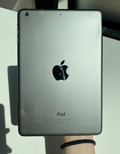 Продам подержанный iPad Mini 2 16GB WiFi (2 фото из 3)