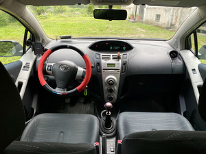 Renting Toyota Yaris (7 foto / 10)