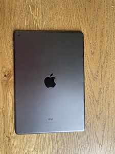 iPad 7 поколения (2 фото из 3)