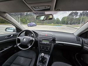 Skoda Octavia A5 1.9 TDI (6 foto / 11)