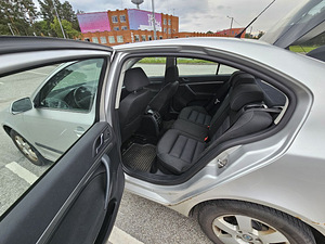 Skoda Octavia A5 1.9 TDI (7 foto / 11)