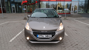 Peugeot 208 (2 foto / 14)