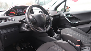 Peugeot 208 (9 foto / 14)