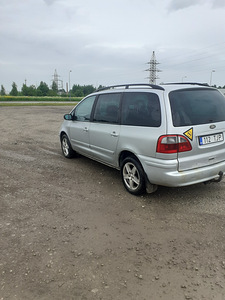 Ford Galaxy (3 foto / 6)