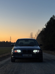 M/V BMW 320i e46 (5 foto / 6)