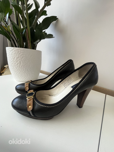 Tommy Hilfiger kingad, suurus 40