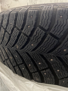 Komplekt talverehve 215/60R17 MICHELIN X-ICE NORTH 4 100T (3 foto / 3)