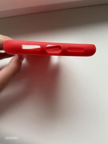 Красный чехол на iPhone xr (фото #3)