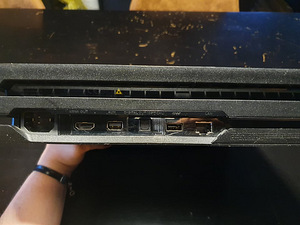 Продам подержанную PS4 PRO 1TB! (4 фото из 5)