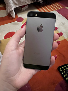 iPhone 5с (2 фото из 2)