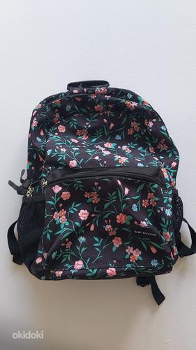 Школьный рюкзак для девочки (фото #1)