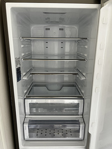 Холодильник Samsung (5 фото из 8)