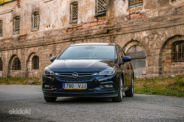Opel Astra Sports Tourer+ (фото #1)