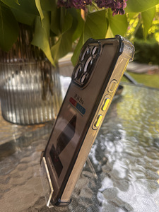 Чехол на Apple iPhone 16 pro (3 фото из 8)