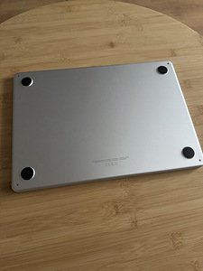 Macbook air m2 2022 (2 foto / 5)