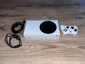 Xbox Series S (1 фото из 1)