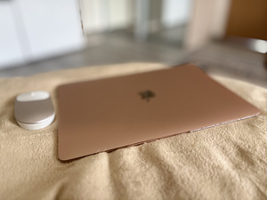 Macbooc Air 13.3" 2020 (2 foto / 3)