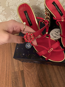 Dolce&gabbana kingad 36 (4 foto / 5)