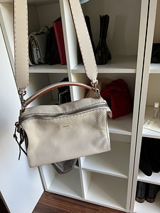 Сумка fendi Lei 100% оригинал (4 фото из 10)