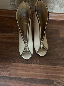 Giuseppe Zanotti poolsaapad 37 (2 foto / 3)
