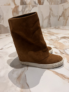 Casadei размер 36 (2 фото из 2)