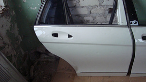 MB W204 C-Claas, (универсал) дверь правая задняя