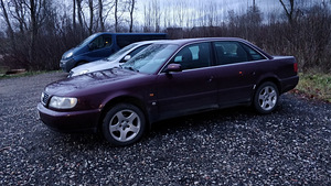 Audi A6 2.6 V6 110kv (2 foto / 11)