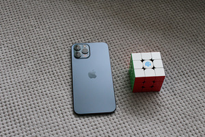 iPhone 12 Pro Max (1 foto / 4)
