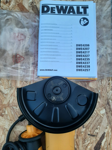 Dewalt nurklihvija 1500w reguleeritavate pööretega